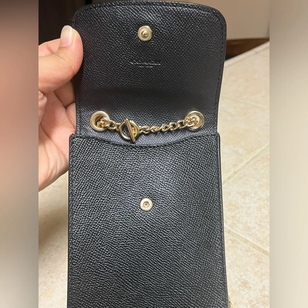 SOLD✨✨NWOT Coach North/South phone crossbody bag - Picture 6 of 9